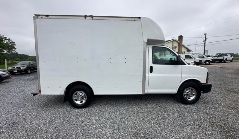 Chevrolet Express 3500 2011 full