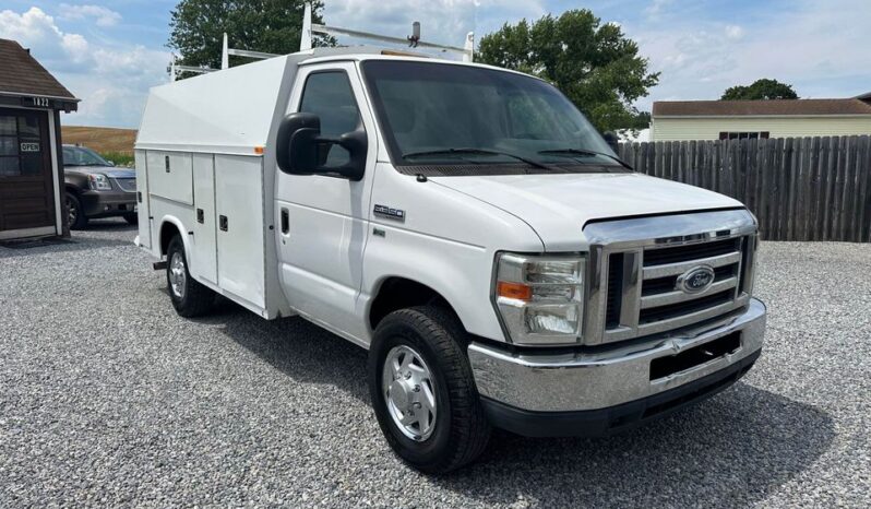 Ford E-350 2012 full