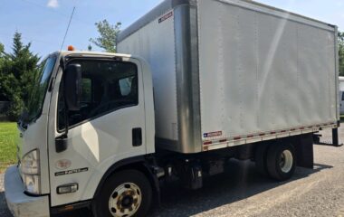 ISUZU NPR 2018