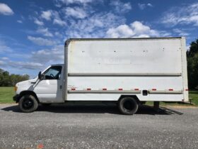 Ford E-350 2005