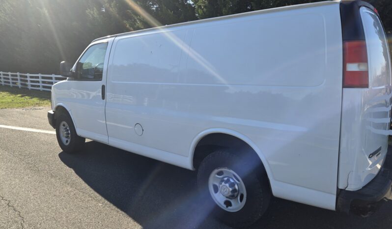 Chevrolet Express 2500 2012 full