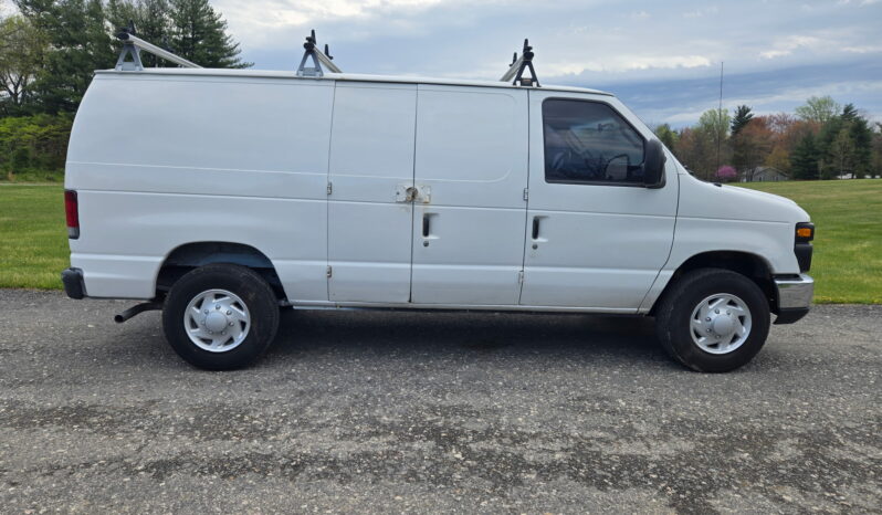 Ford E-250 Cargo 2011 full