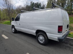 Ford E-250 Cargo 2011 full