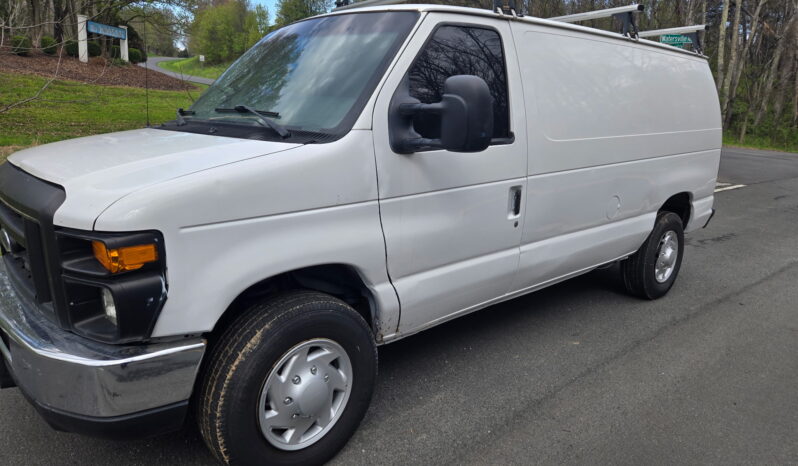 Ford E-250 Cargo 2011 full