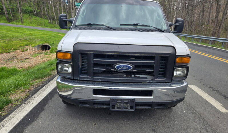 Ford E-250 Cargo 2011 full