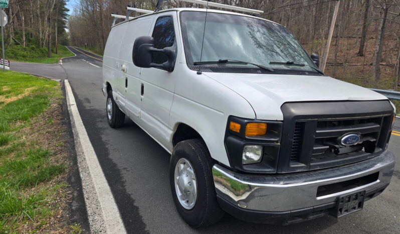 Ford E-250 Cargo 2011 full