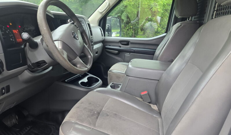 Nissan 3500 HD 2016 full