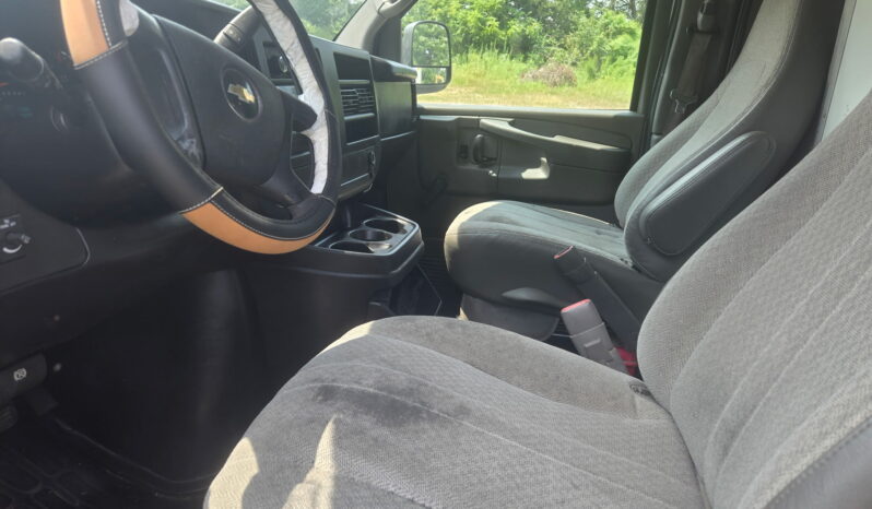 Chevrolet Express 3500 2010 full