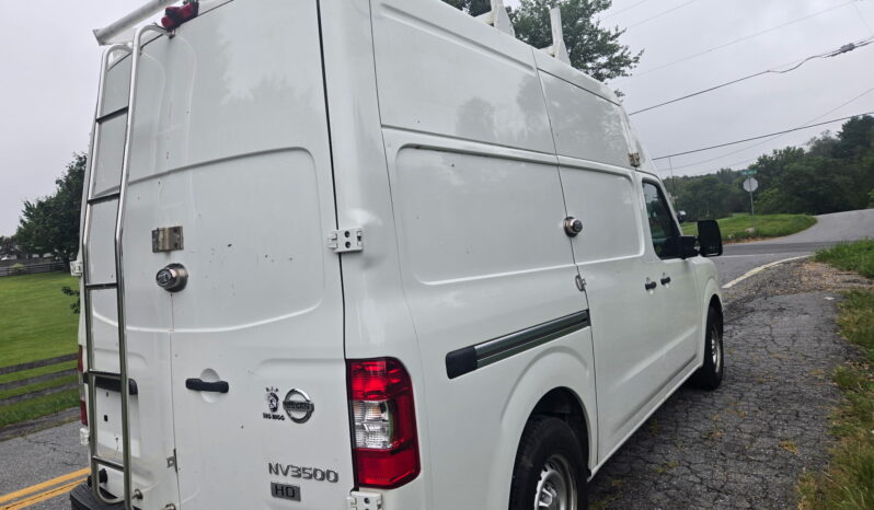 Nissan 3500 HD 2016 full