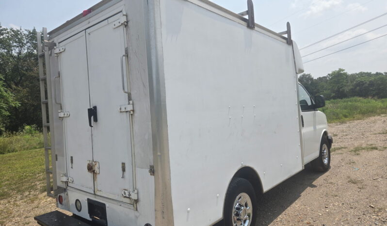 Chevrolet Express 3500 2010 full