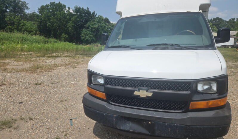 Chevrolet Express 3500 2010 full