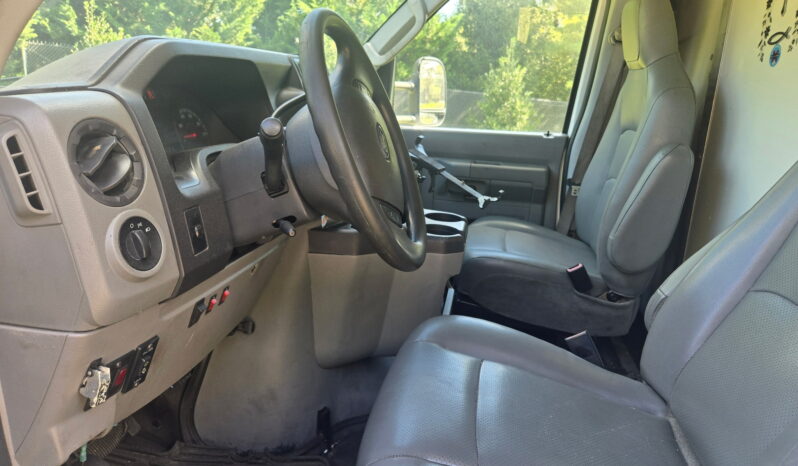 Ford E-350 2011 full