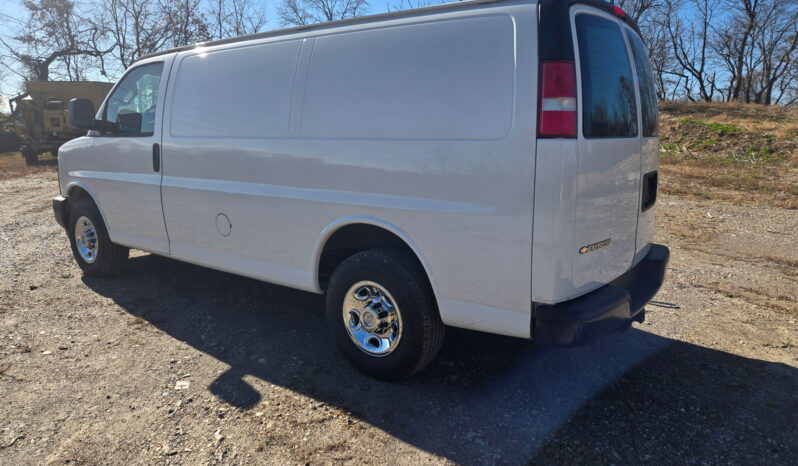 Chevrolet Express 2500 2017 full
