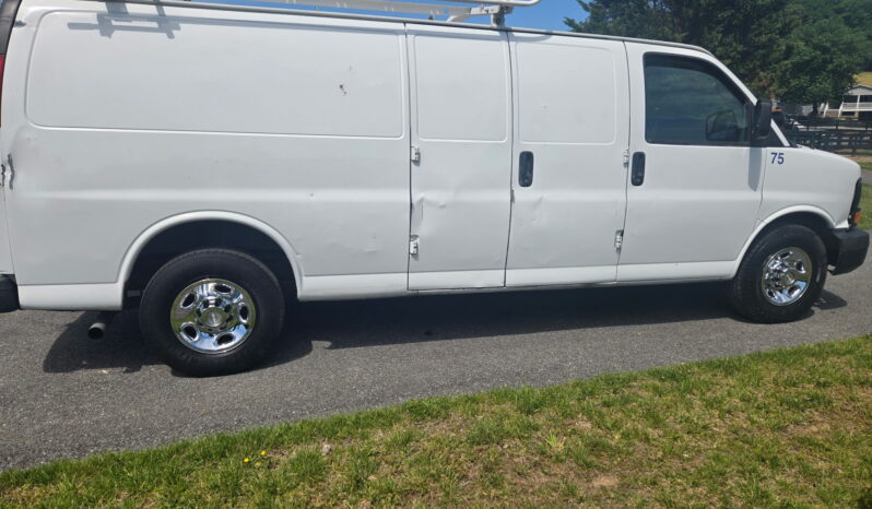 Chevrolet Express 3500 2015 full