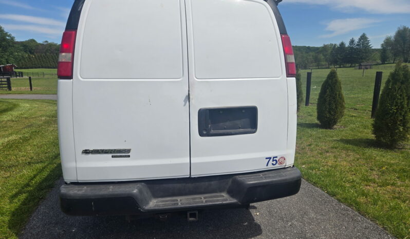 Chevrolet Express 3500 2015 full