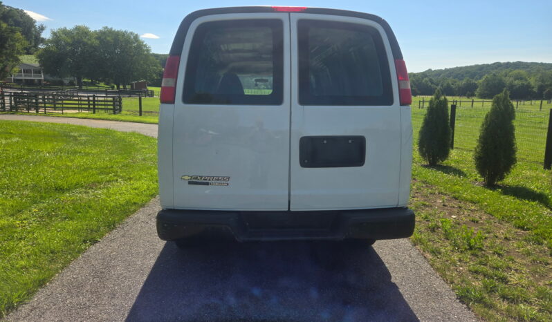Chevrolet Express 2500 2015 full